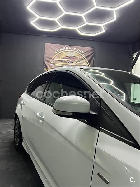 Usado Ford Focus ST-Line 182 CV (133 kW) 2017 Blanco Berlina