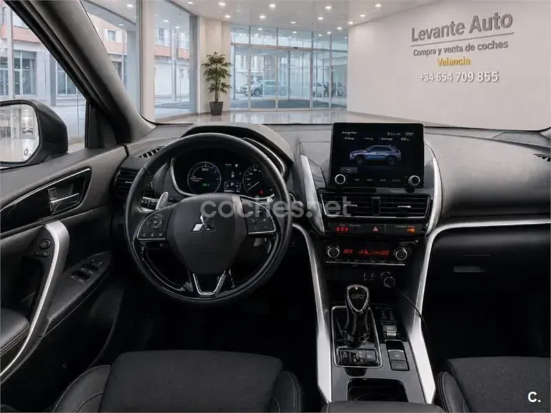 Usado Mitsubishi Eclipse Cross Motion 188 CV (138 kW) 2022 Blanco SUV