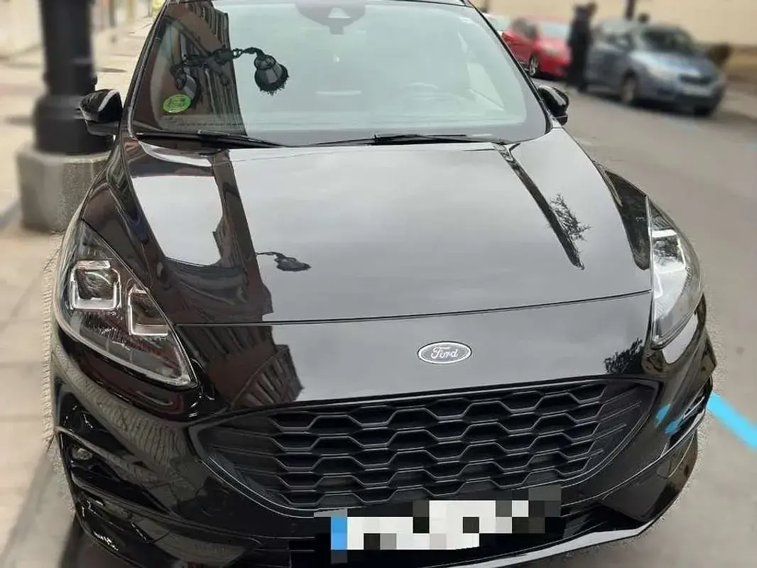 Usado Ford Kuga ST-Line 120 CV (88 kW) 2022 Negro SUV