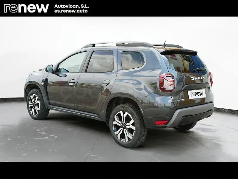 Usado Dacia Duster Journey 100 CV (73 kW) 2023 Gris / plata SUV