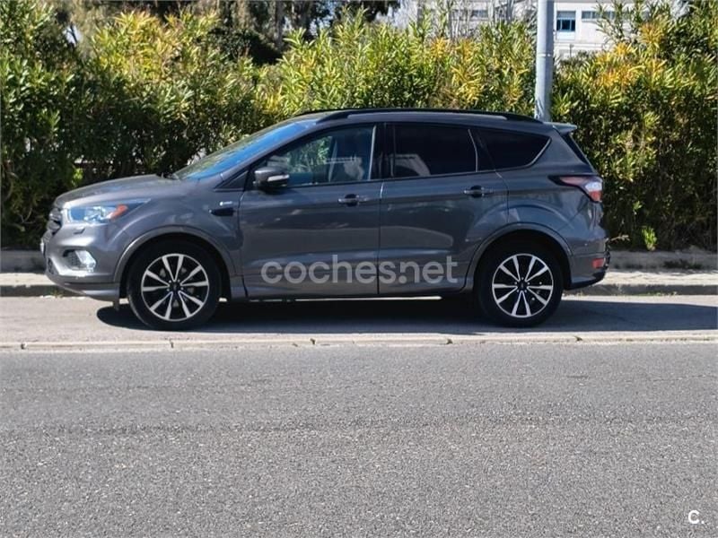 Gris / plata Usado 2017 Ford Kuga Titanium SUV | 11.500 € (Buen precio) - Imagen 1/4