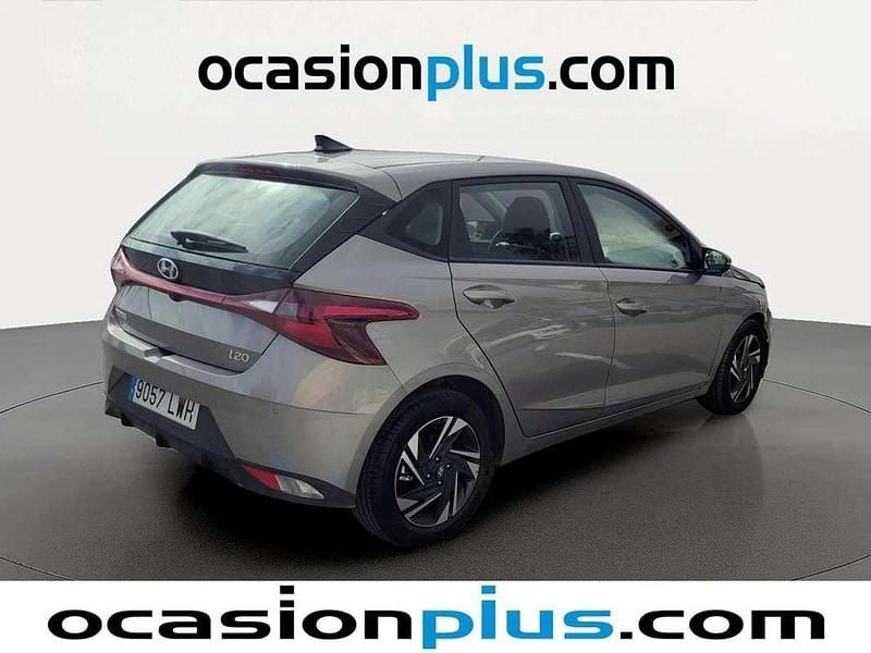 Usado Hyundai i20 101 CV (74 kW) 2022 Gris Utilitario