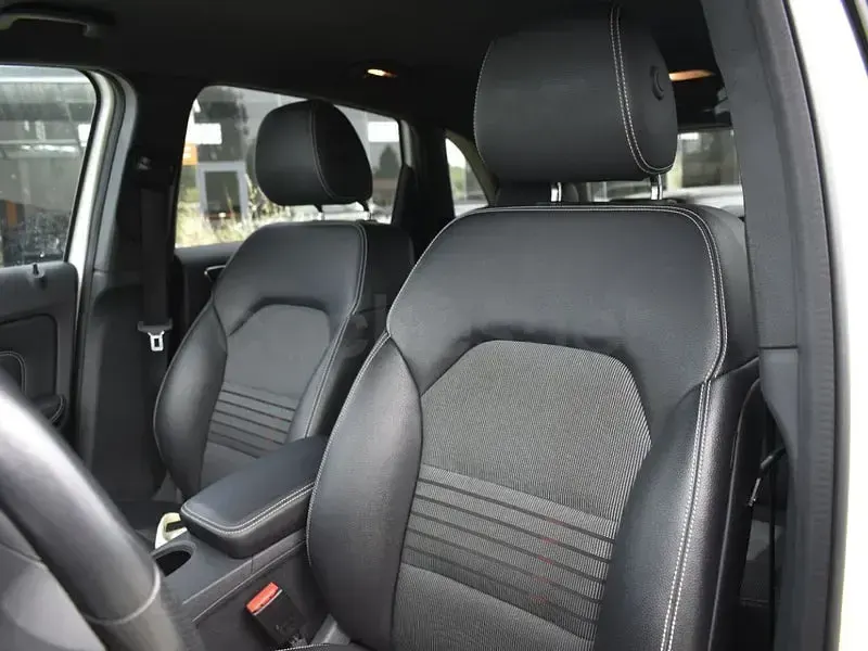 Usado Mercedes B200 136 CV (100 kW) 2017 Blanco Utilitario