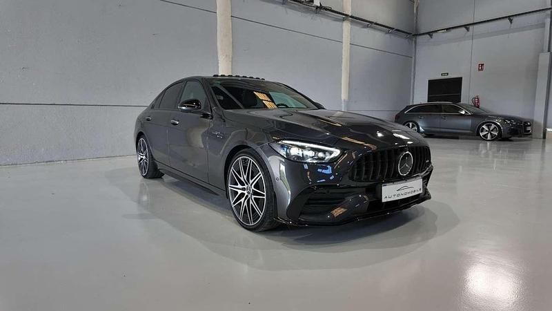 Gris / plata Usado 2024 Mercedes C43 AMG AMG Berlina | 77.900 € - Imagen 1/4