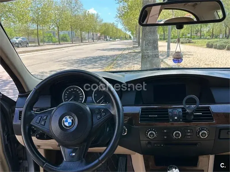 Usado BMW 525 177 CV (130 kW) 2006 Gris / plata Berlina