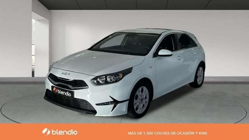 Blanco Usado 2023 Kia Ceed Utilitario | 17.824 € (Precio justo) - Imagen 1/4