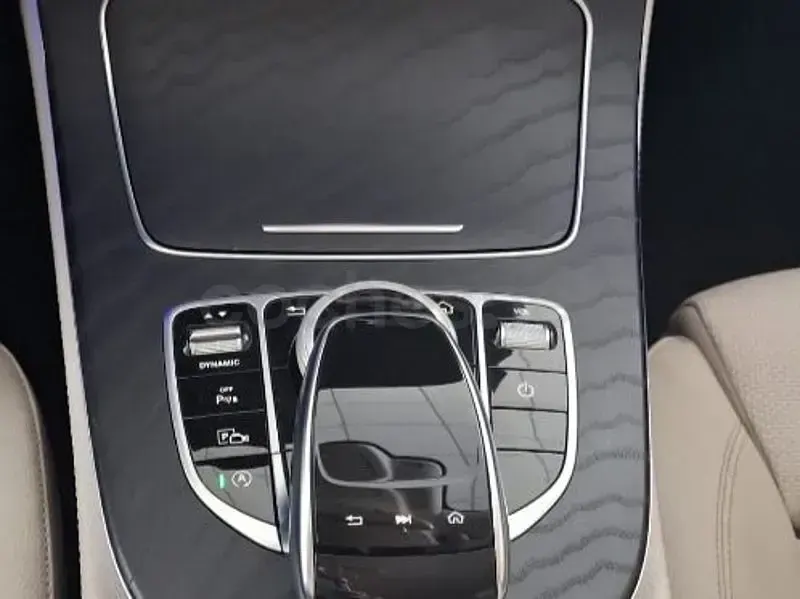 Usado Mercedes E220 194 CV (142 kW) 2020 Gris / plata Berlina