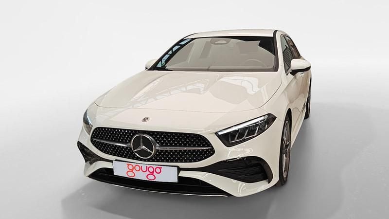 Usado Mercedes A200 AMG line 150 CV (110 kW) 2024 Blanco polar Berlina