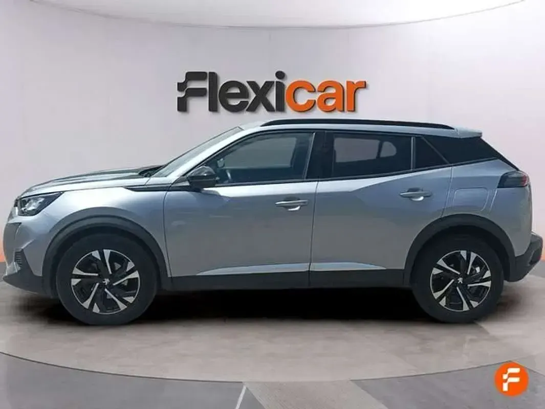 Usado Peugeot 2008 Allure 101 CV (74 kW) 2022 Gris SUV