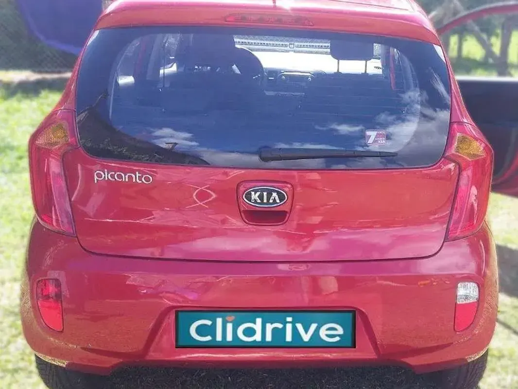 Usado Kia Picanto 61 CV (44 kW) 2011 Rojo Utilitario