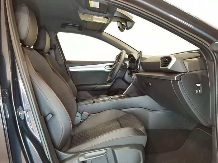 Usado Seat Leon FR 204 CV (150 kW) 2025 Negro Berlina