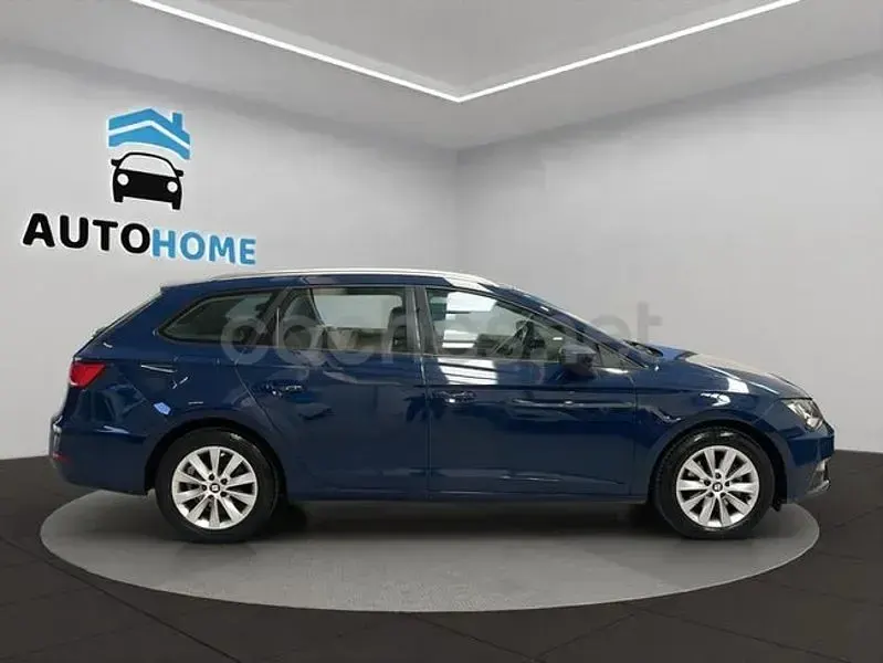 Usado Seat Leon Reference 115 CV (84 kW) 2018 Azul Familiar