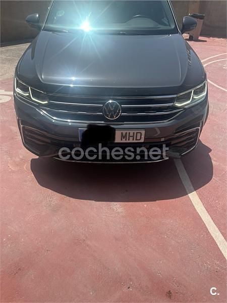 Gris / plata Usado 2023 VW Tiguan R-line SUV | 36.900 € (Un poco caro) - Imagen 1/4