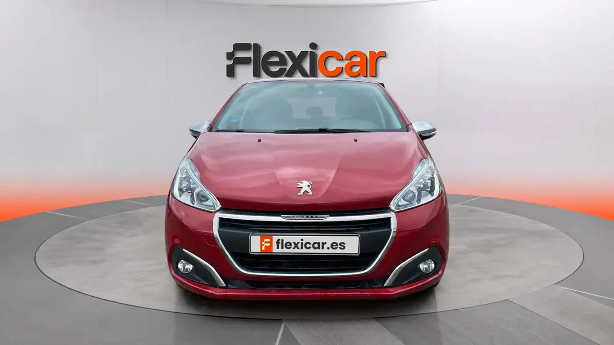 Usado Peugeot 208 Access 82 CV (60 kW) 2017 Rojo Utilitario