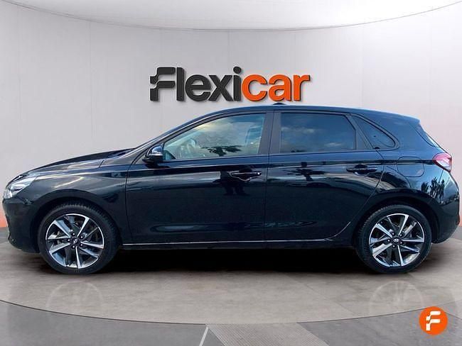 Usado Hyundai i30 110 CV (80 kW) 2024 Negro