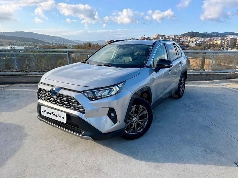 Usado Toyota RAV4 Hybrid Luxury 218 CV (160 kW) 2023 Gris / plata SUV