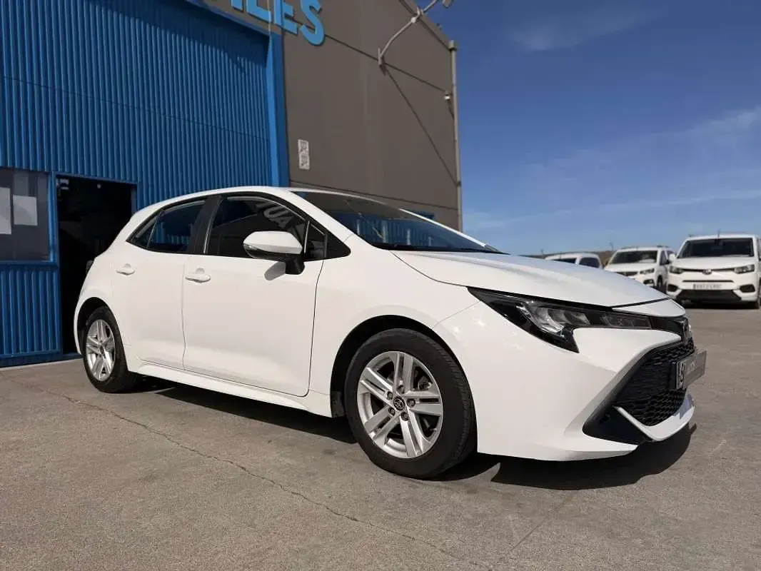 Usado Toyota Corolla Business Edition 122 CV (89 kW) 2022 Blanco Utilitario
