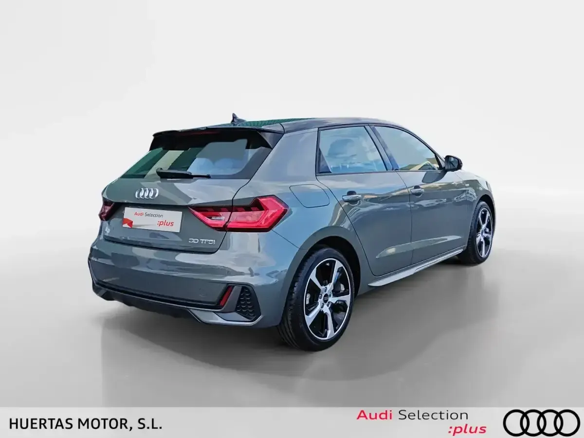 Usado Audi A1 Sportback 116 CV (85 kW) 2025 Gris / plata Utilitario