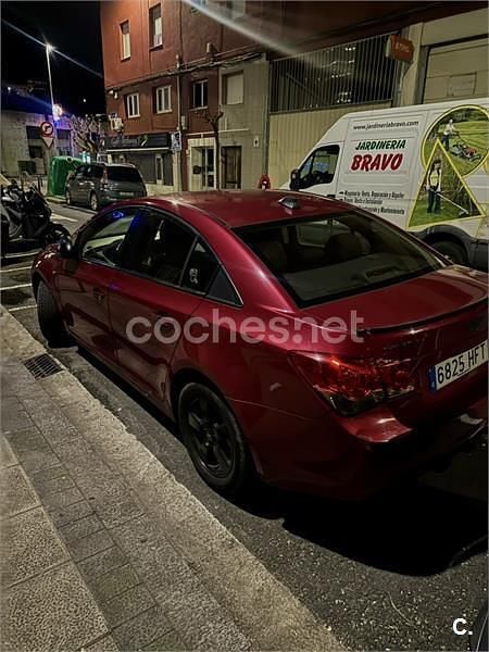 Usado Chevrolet Cruze LS 124 CV (91 kW) 2011 Rojo Berlina