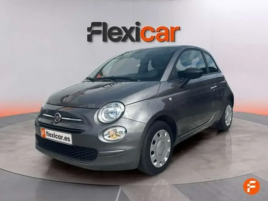 Usado Fiat 500 71 CV (52 kW) 2022 Gris Descapotable