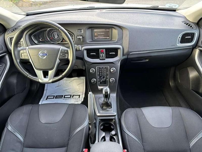 Usado Volvo V40 Momentum 120 CV (88 kW) 2015 Blanco Utilitario