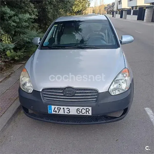 Usado Hyundai Accent 97 CV (71 kW) 2008 Gris / plata Berlina