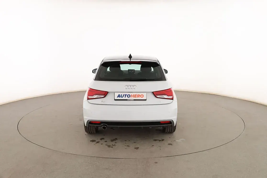 Usado Audi A1 Sportback Attraction 116 CV (85 kW) 2018 Blanco Utilitario