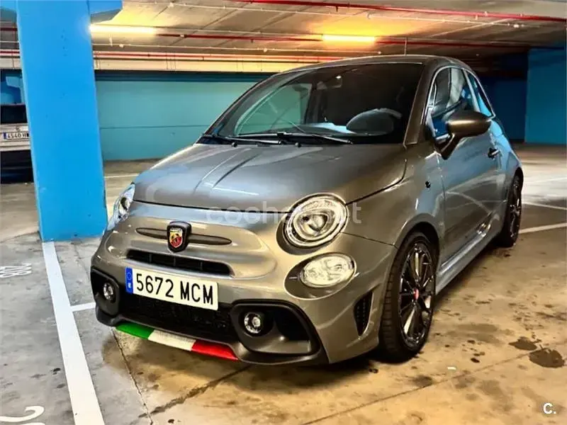 Usado Abarth 695 180 CV (132 kW) 2022 Gris / plata Utilitario