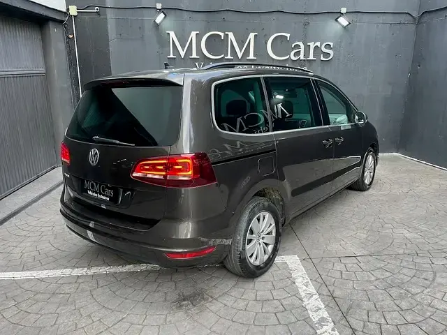 Usado VW Sharan Edition 150 CV (110 kW) 2019 Marrón Monovolumen