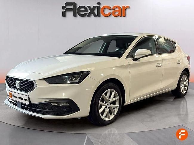 Usado Seat Leon Style 150 CV (110 kW) 2022 Blanco Berlina