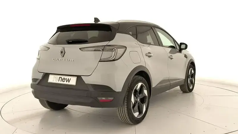 Usado Renault Captur Techno 100 CV (73 kW) 2026 Gris SUV
