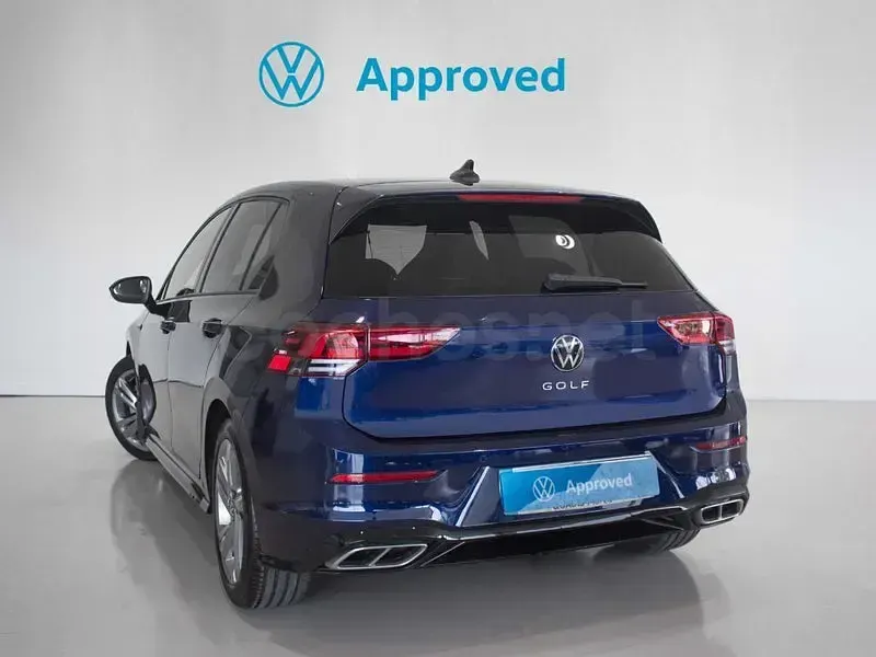 Usado VW Golf VIII R-line 150 CV (110 kW) 2024 Azul Berlina