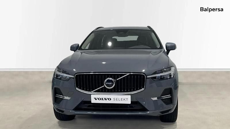 Usado Volvo XC60 Core 197 CV (144 kW) 2023 Gris/plata SUV