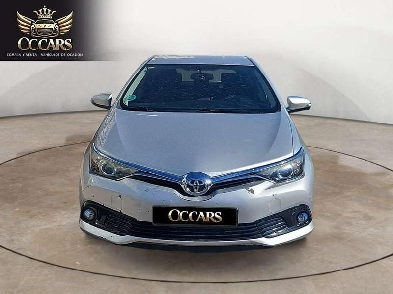 Usado Toyota Auris 90 CV (66 kW) 2016 Gris Utilitario