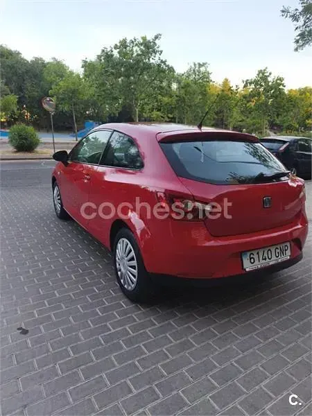 Usado Seat Ibiza 80 CV (58 kW) 2009 Rojo Berlina