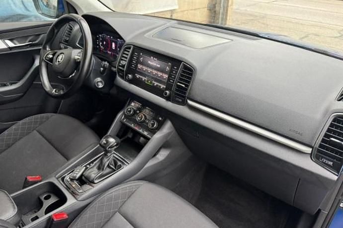 Usado Skoda Karoq Ambition 116 CV (85 kW) 2021 Azul SUV