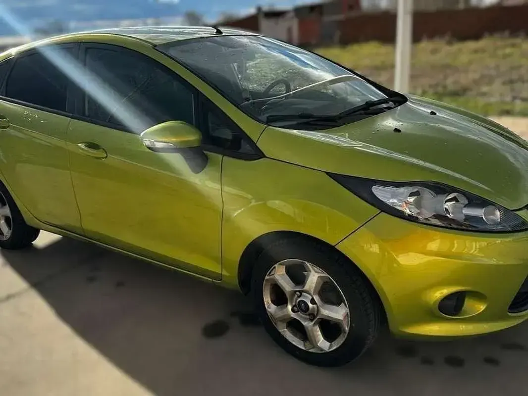 Używany Ford Fiesta Trend 68 KM (50 kW) 2008 Zielony Hatchback