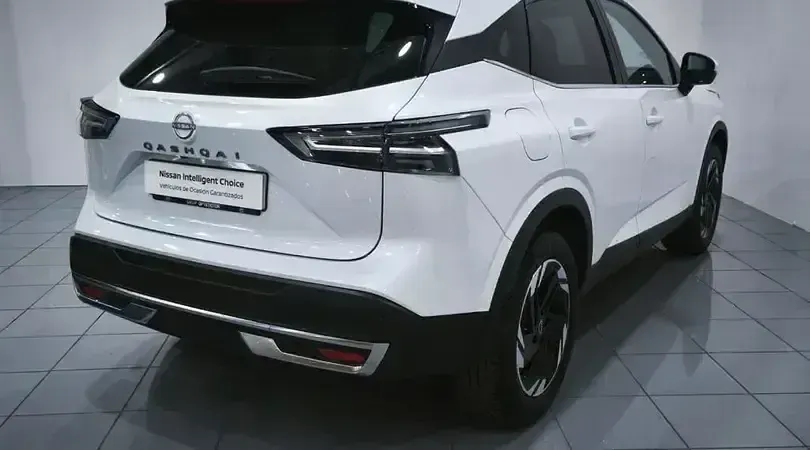 Usado Nissan Qashqai N-Connecta 140 CV (102 kW) 2025 Lunar white (perlada) SUV