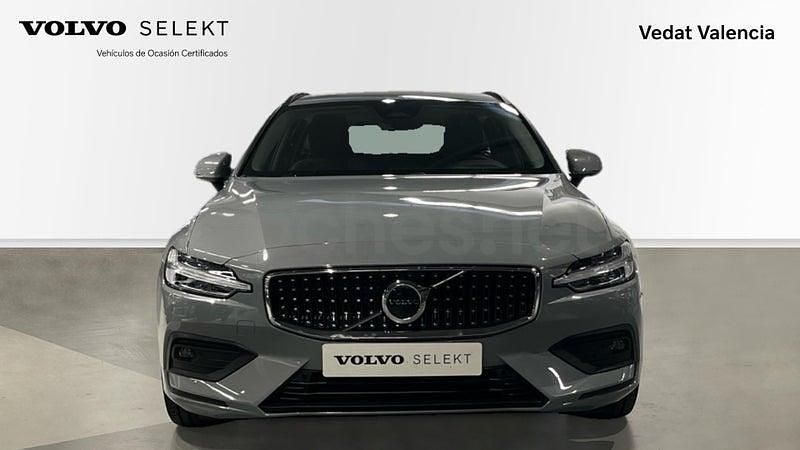 Uusi Volvo V60 Core 197 HP (144 kW) 2025 Harmaa Farmari