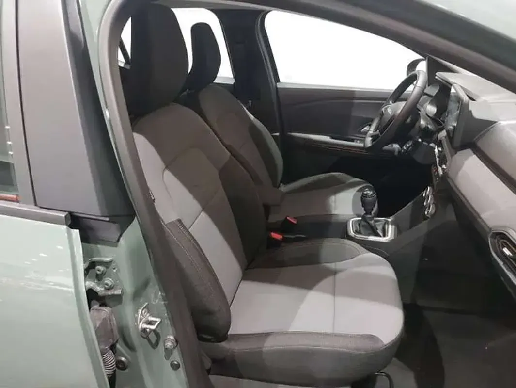 Usado Dacia Sandero Extreme 101 CV (74 kW) 2025 Gris Berlina