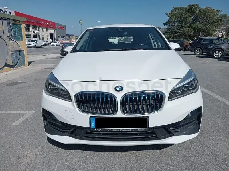 Usado BMW 225 Active Tourer iPerformance 224 CV (164 kW) 2019 Blanco Monovolumen