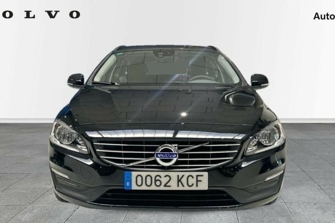 Usado Volvo V60 Momentum 150 HP (110 kW) 2017 Preto Carrinha