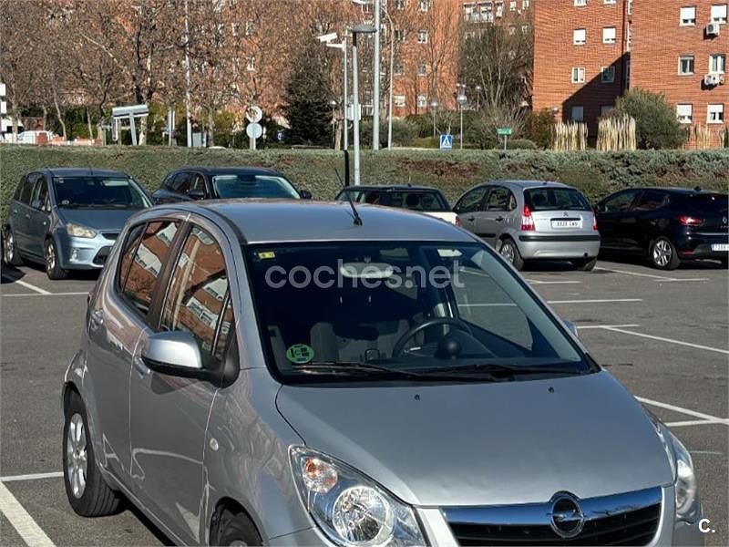 Usado Opel Agila Enjoy 86 CV (63 kW) 2009 Gris / plata Utilitario