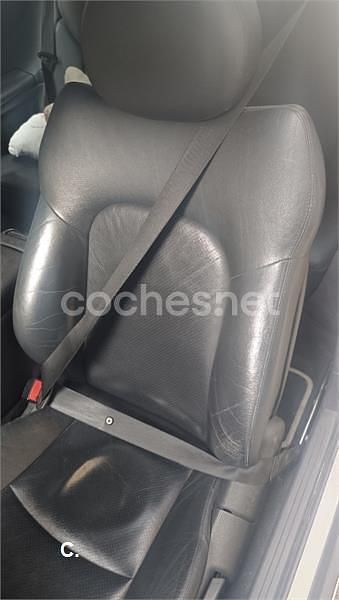 Usado Mercedes C200 163 CV (119 kW) 2002 Gris / plata Berlina