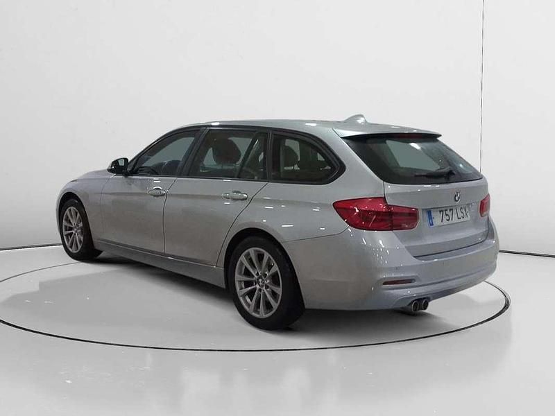 Usado BMW 320 Advantage 192 CV (141 kW) 2017 Gris Familiar