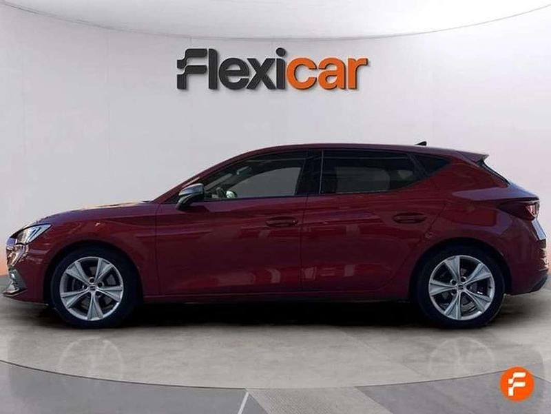 Usado Seat Leon ST FR 150 CV (110 kW) 2022 Rojo Familiar