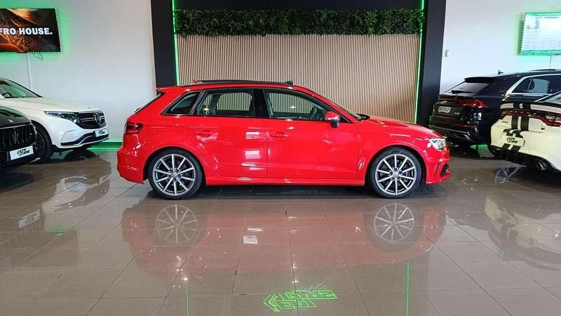 Usado Audi S3 Sportback 300 CV (220 kW) 2014 Rojo Utilitario