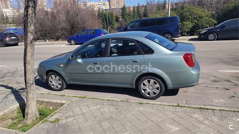 Usado Chevrolet Nubira SX 103 CV (75 kW) 2003 Verde Berlina