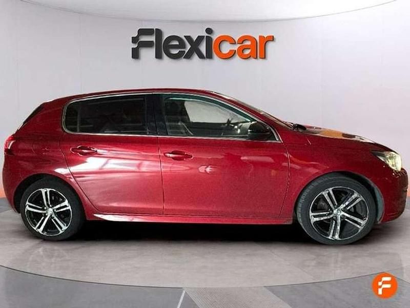 Usado Peugeot 308 Active 110 CV (80 kW) 2016 Rojo Utilitario