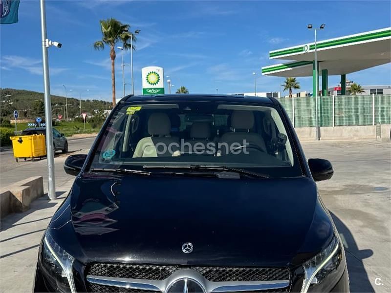 Negro Usado 2023 Mercedes V220 Avantgarde Monovolumen | 50.500 € (Un poco caro) - Imagen 1/4